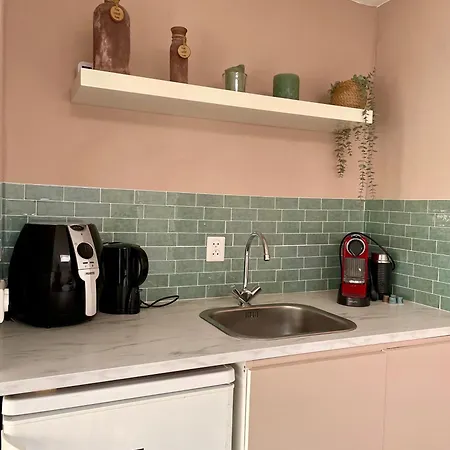 Cozy And Private Close To The Apartament